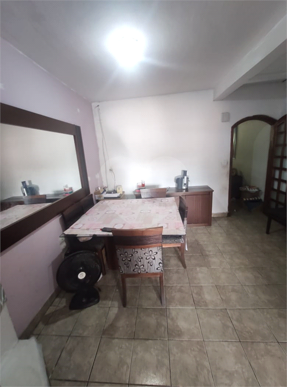 Sobrado-Oportunidade para ponto comercial 