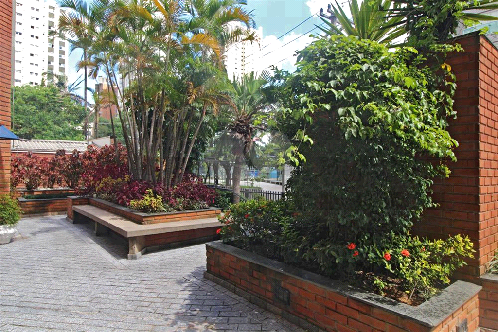 APARTAMENTO em BROOKLIN