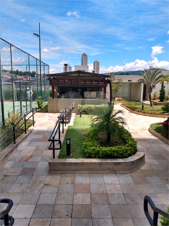 Apartamento reformado no Bairro do Limão