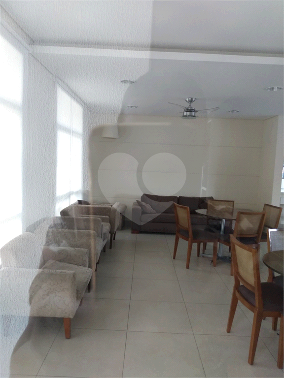 Apartamento reformado no Bairro do Limão