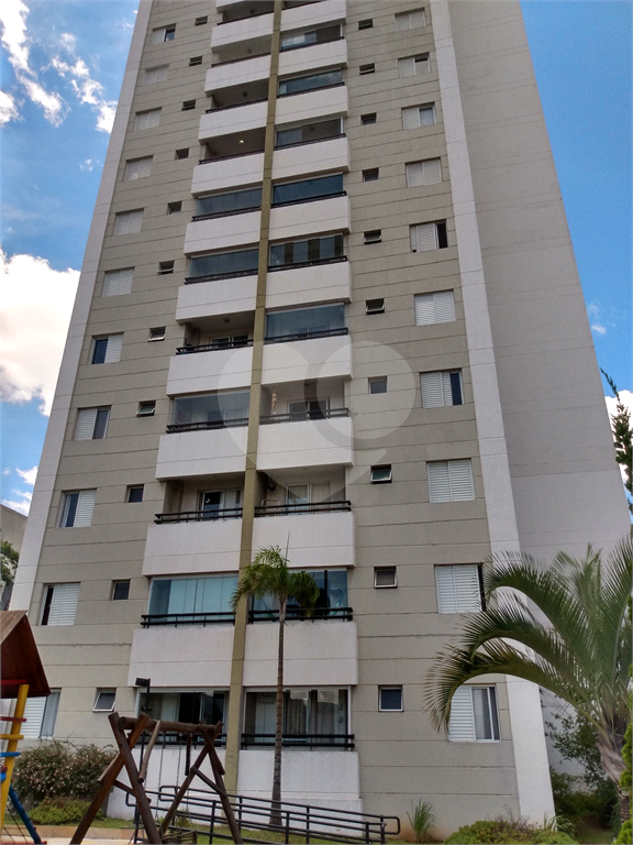 Apartamento reformado no Bairro do Limão