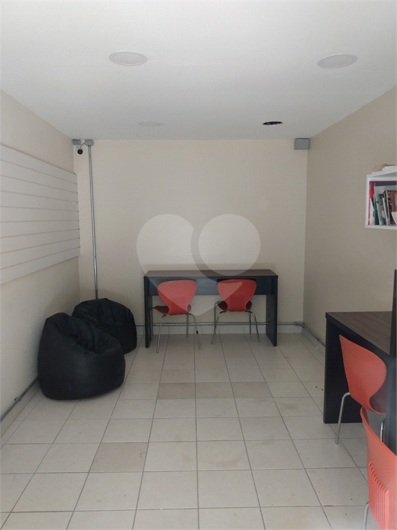 Apartamento reformado no Bairro do Limão