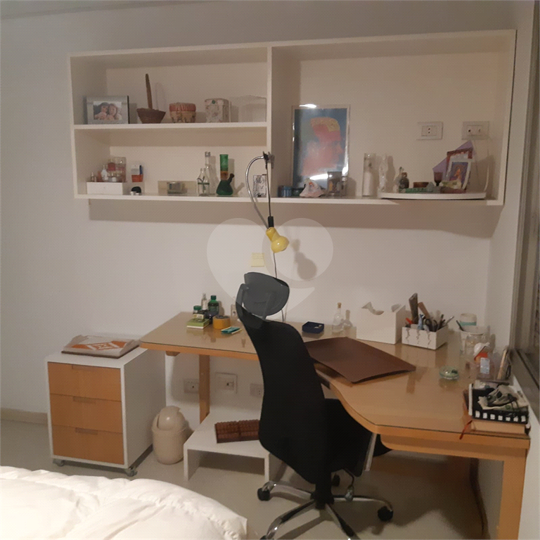 Apartamento à venda com 3 quartos, 180m² - Foto 16