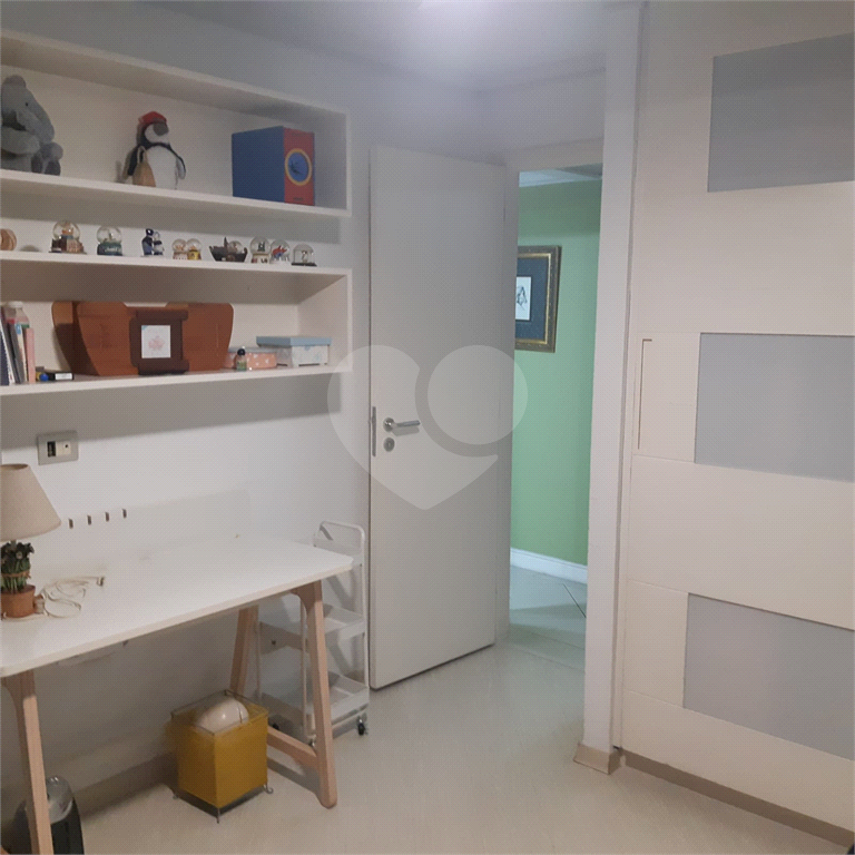 Apartamento à venda com 3 quartos, 180m² - Foto 17