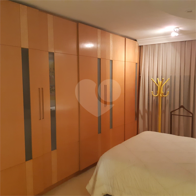 Apartamento à venda com 3 quartos, 180m² - Foto 18