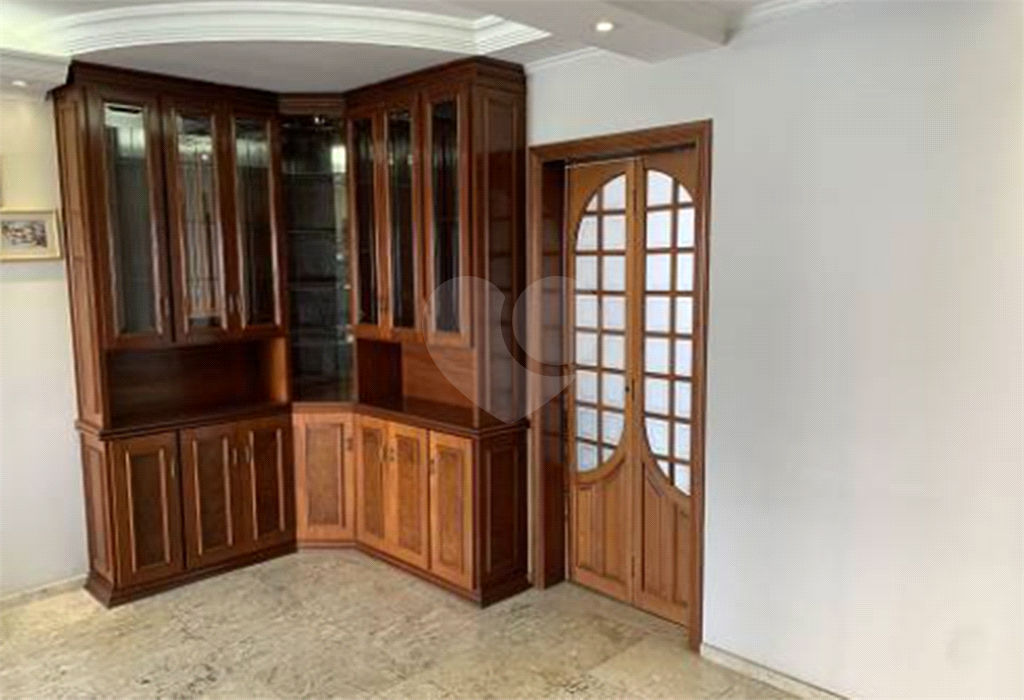 Amplo apartamento com 104 metros, na Região da Av Santa Inês, com 3 dormitórios, sendo uma suítes.