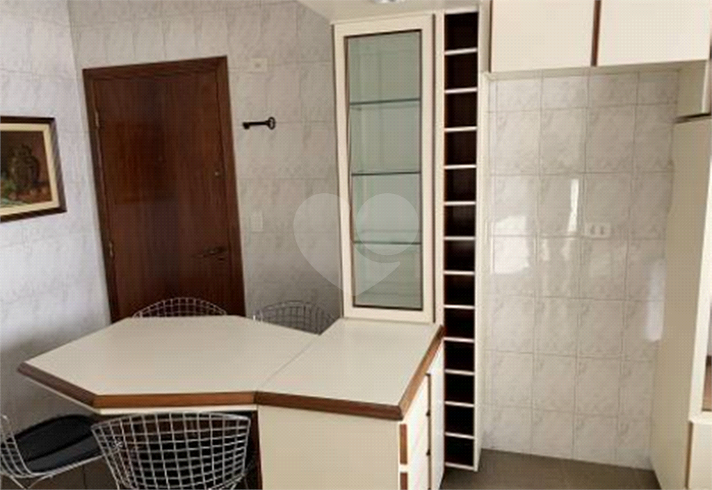 Amplo apartamento com 104 metros, na Região da Av Santa Inês, com 3 dormitórios, sendo uma suítes.