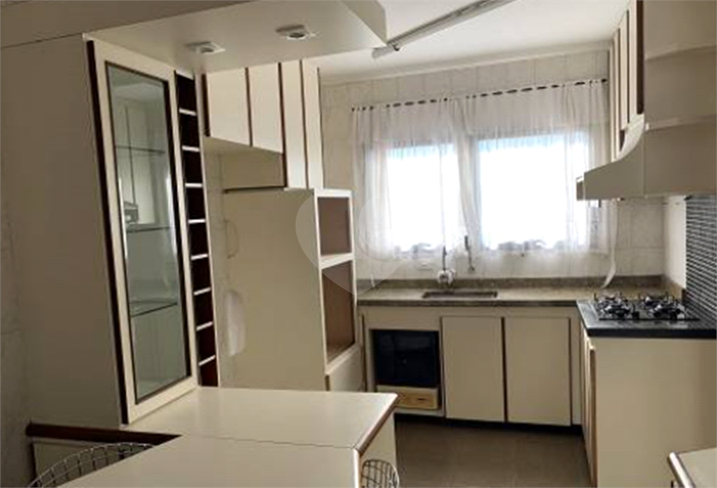 Amplo apartamento com 104 metros, na Região da Av Santa Inês, com 3 dormitórios, sendo uma suítes.