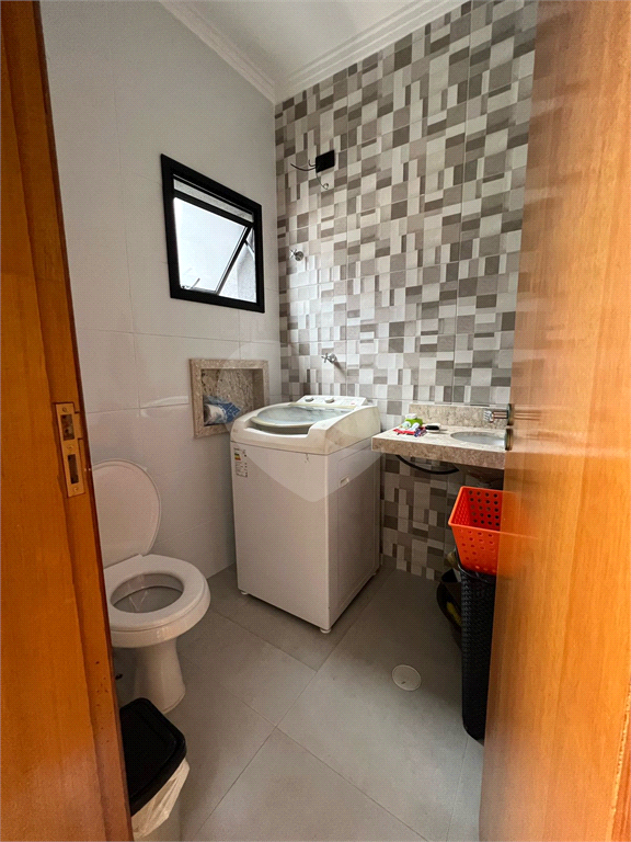 sobrado tres quartos sendo tres suites duas vagas santa terezinha