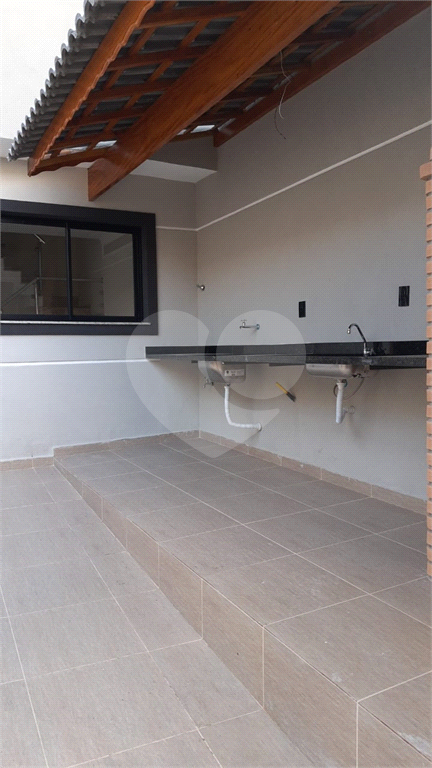 sobrado tres quartos sendo tres suites duas vagas santa terezinha