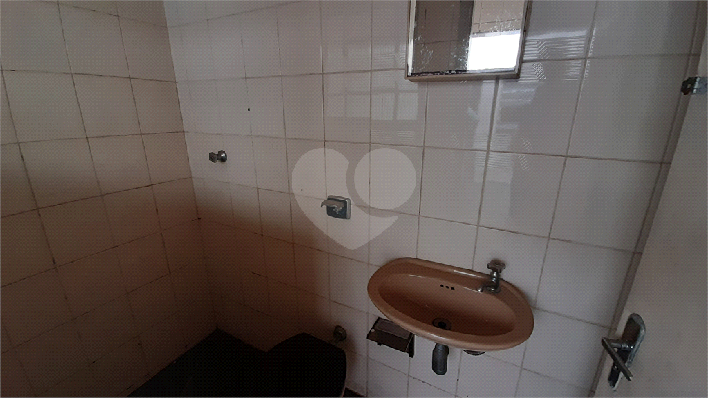 Casa a venda na Vila Galvão, com 3 quartos , 2 vagas de garagem . Próximo ao Lago dos Patos 