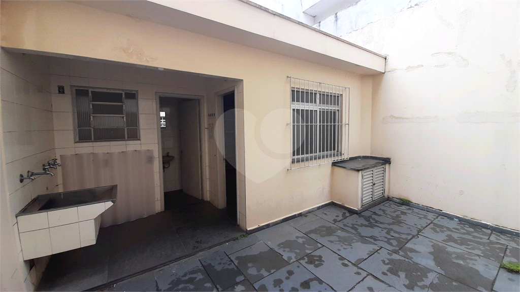 Casa a venda na Vila Galvão, com 3 quartos , 2 vagas de garagem . Próximo ao Lago dos Patos 