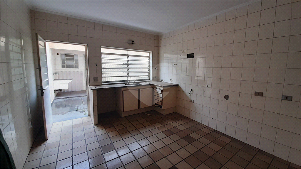 Casa a venda na Vila Galvão, com 3 quartos , 2 vagas de garagem . Próximo ao Lago dos Patos 