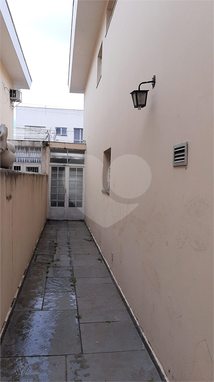 Casa a venda na Vila Galvão, com 3 quartos , 2 vagas de garagem . Próximo ao Lago dos Patos 