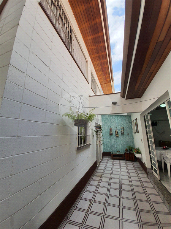 Sobrado, ótima localização, 