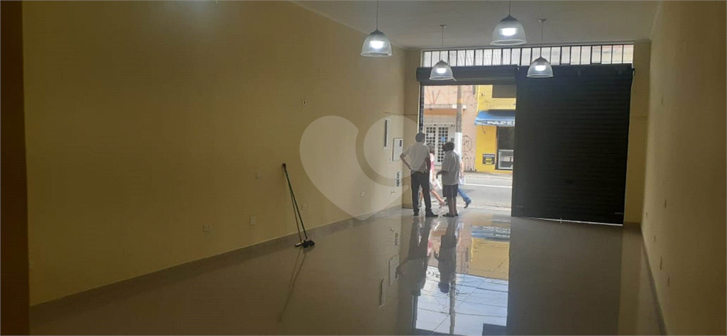 Aluga ou vende estacionamento e loja 