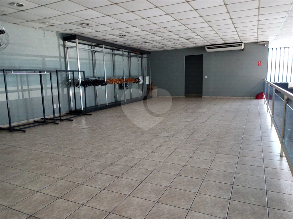 Galpão na Vila Guilherme com 1050 metros