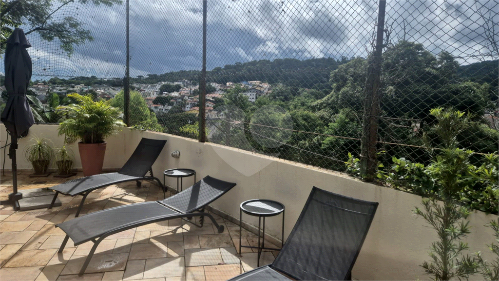 Casa em condominio com linda vista para Serra da Cantareira 