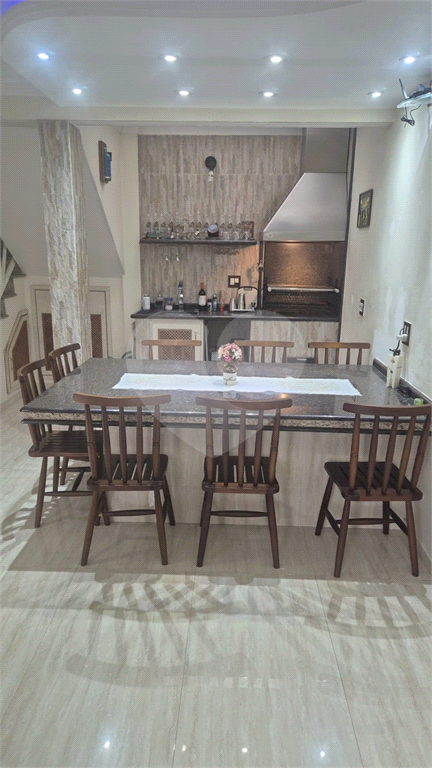 Casa em condominio com linda vista para Serra da Cantareira 