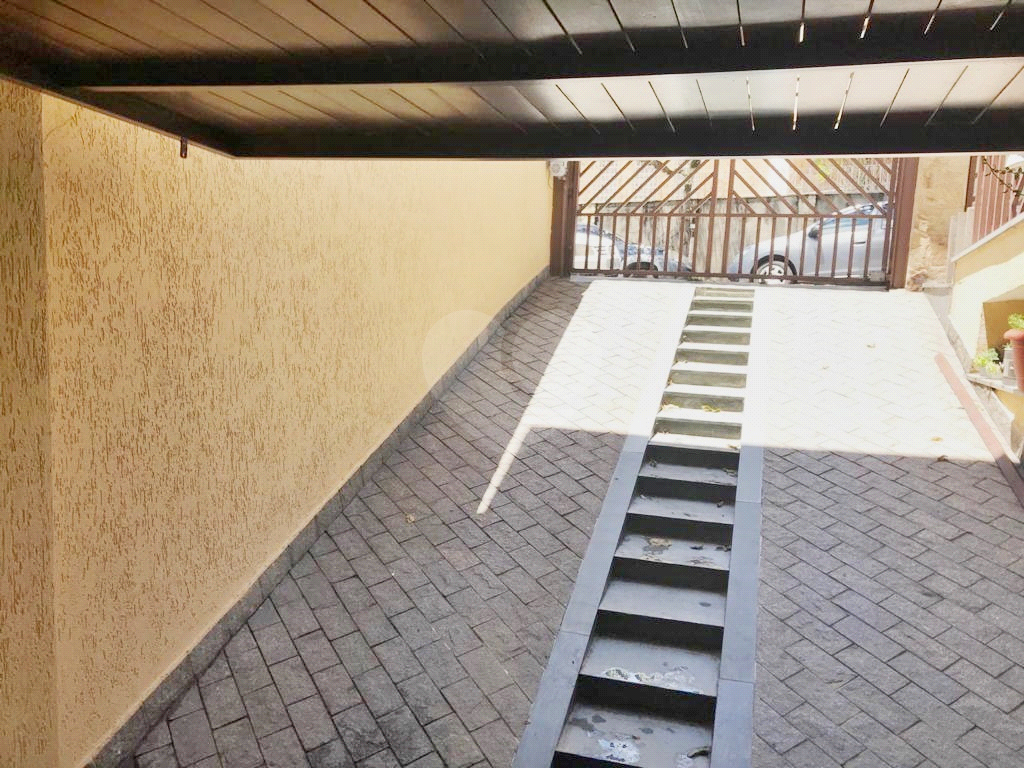 Sobrado de 4 andares no bairro do Tucuruvi. 5 minutos para o Metrô