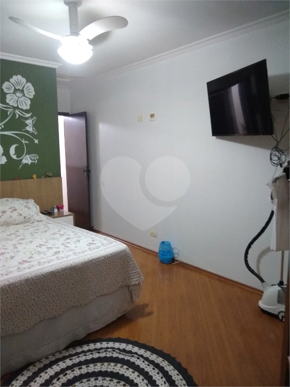 SOBRADO TRIPLEX JARDIM SANTA MENA