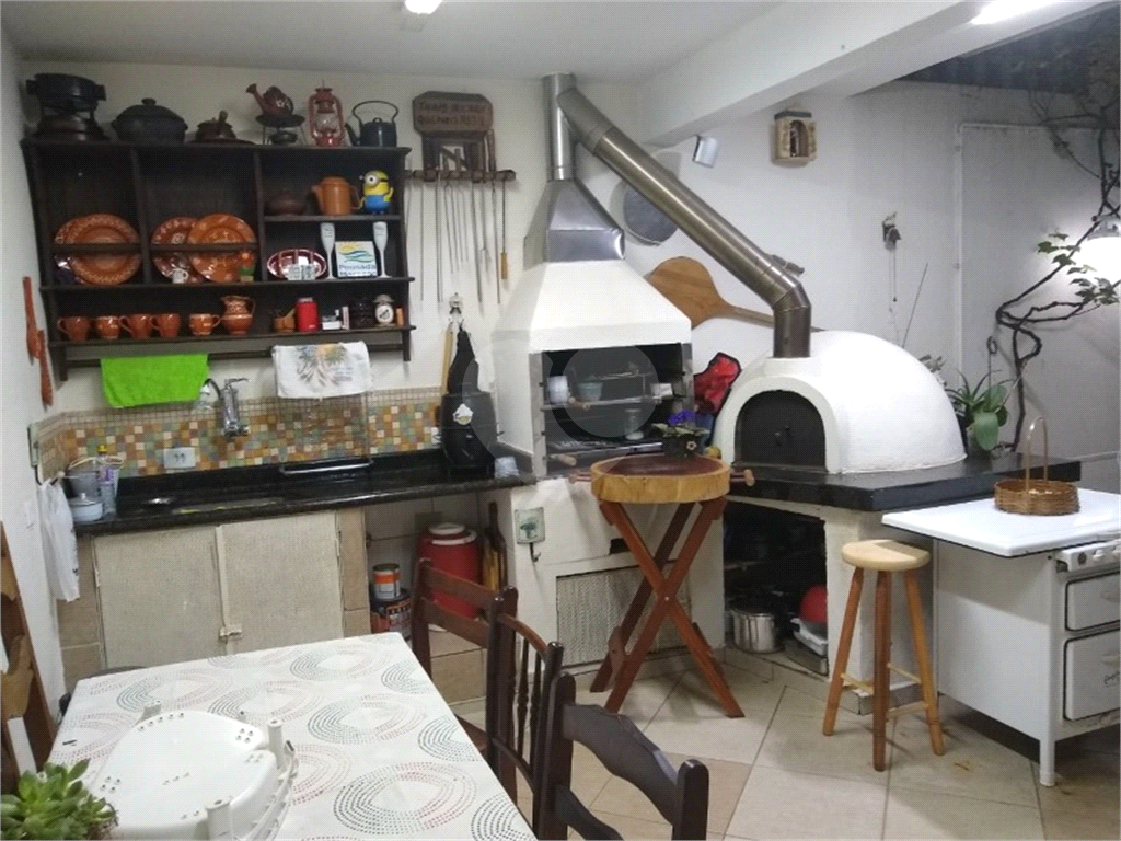 SOBRADO TRIPLEX JARDIM SANTA MENA