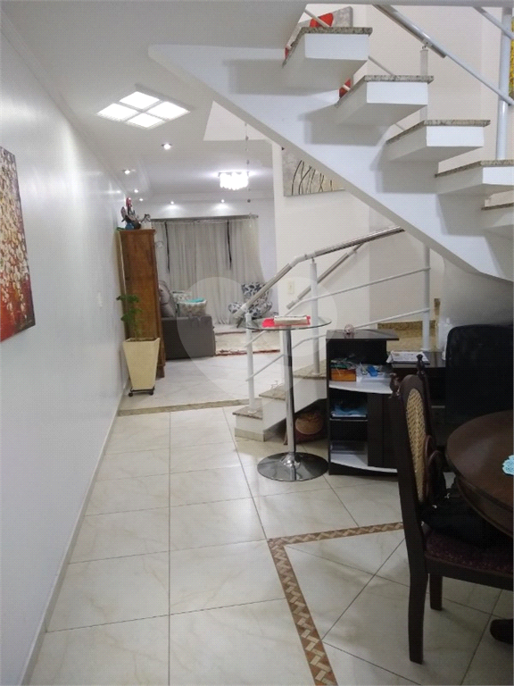 SOBRADO TRIPLEX JARDIM SANTA MENA