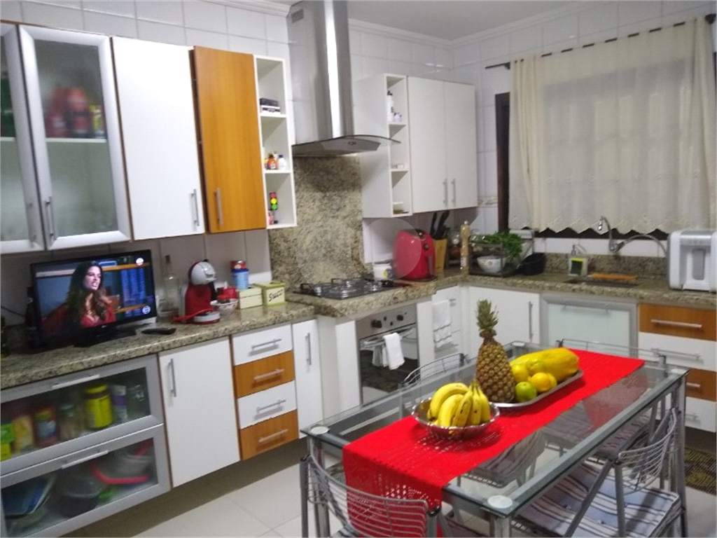 SOBRADO TRIPLEX JARDIM SANTA MENA