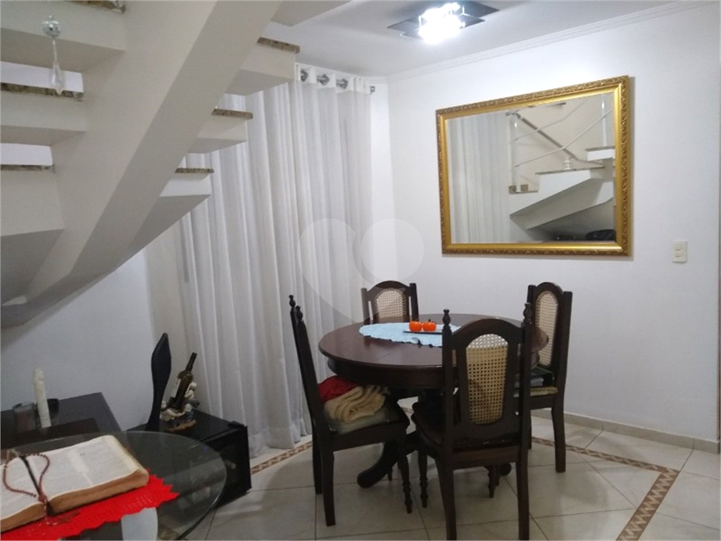 SOBRADO TRIPLEX JARDIM SANTA MENA