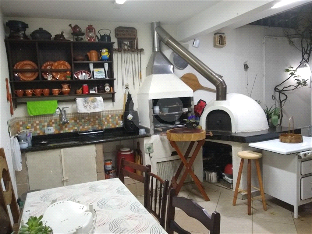 SOBRADO TRIPLEX JARDIM SANTA MENA