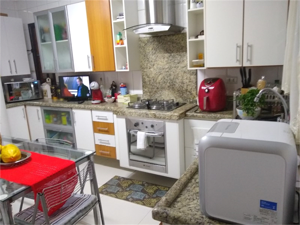 SOBRADO TRIPLEX JARDIM SANTA MENA