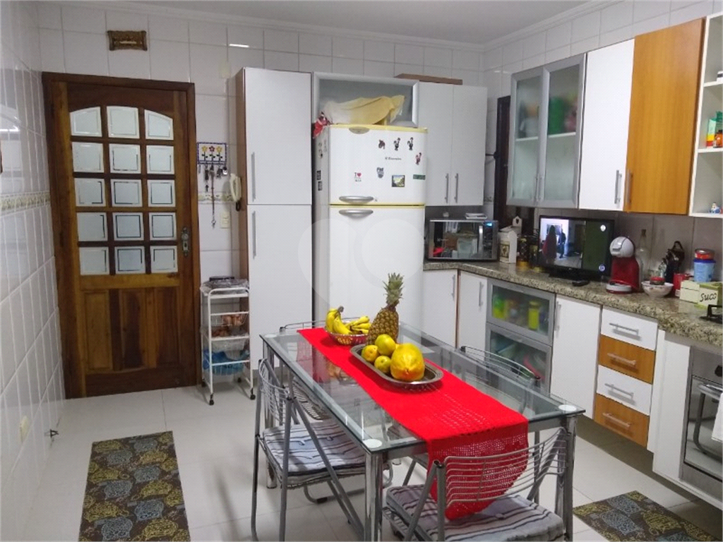 SOBRADO TRIPLEX JARDIM SANTA MENA