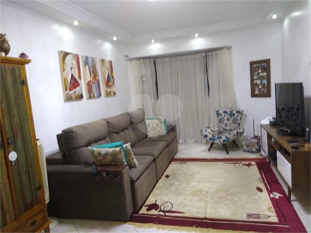 SOBRADO TRIPLEX JARDIM SANTA MENA