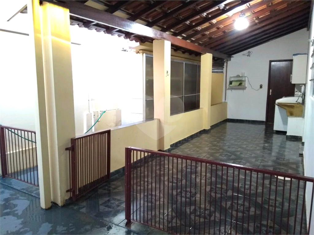 Casa térrea de esquina em Araraquara para venda