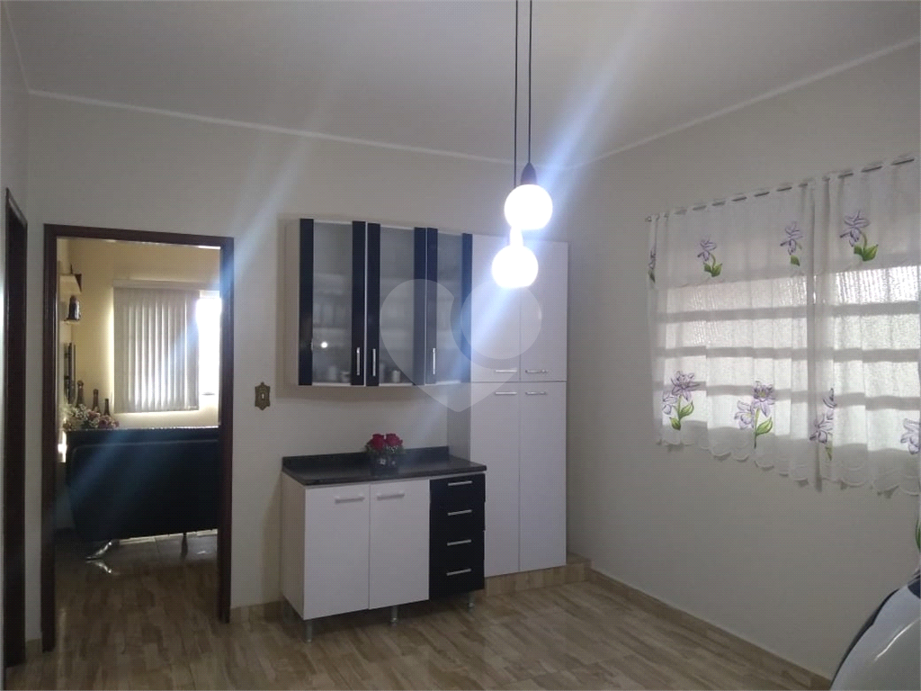 Casa térrea de esquina em Araraquara para venda
