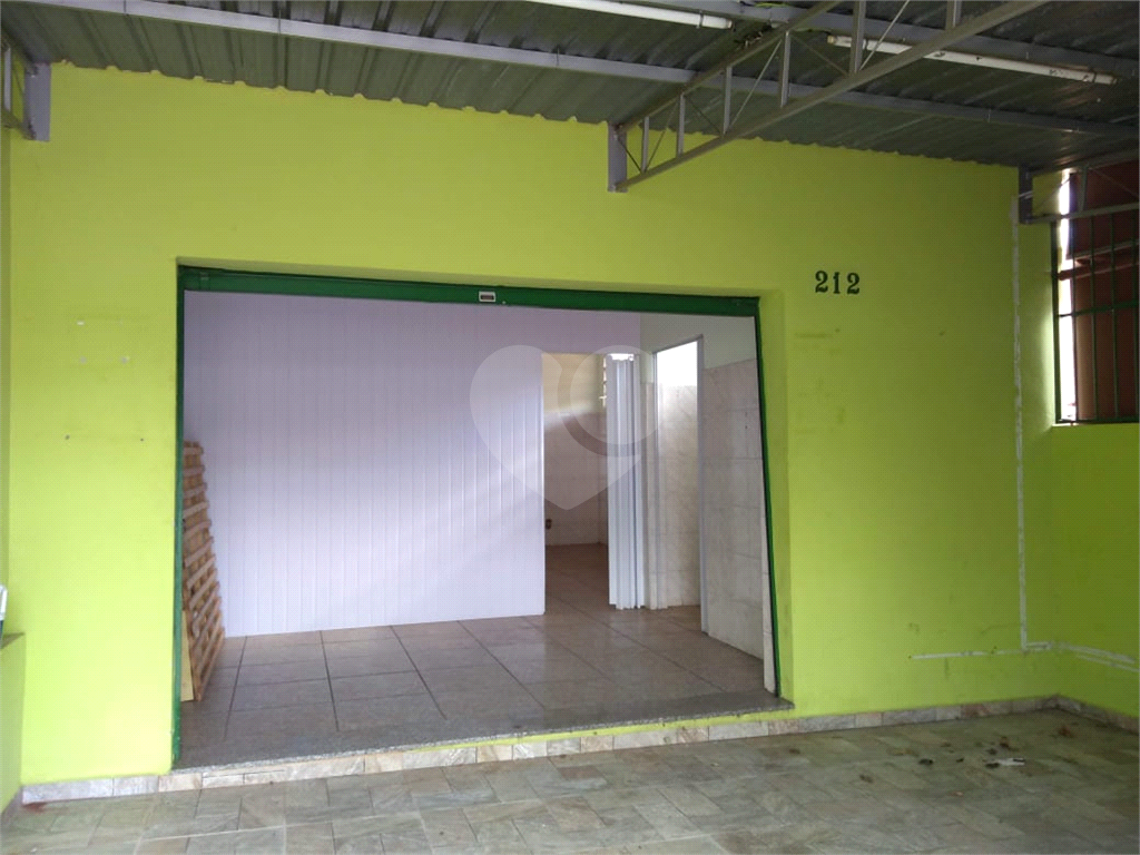 Casa térrea de esquina em Araraquara para venda