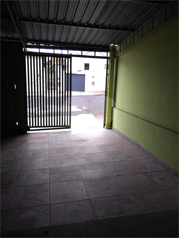 Casa térrea de esquina em Araraquara para venda