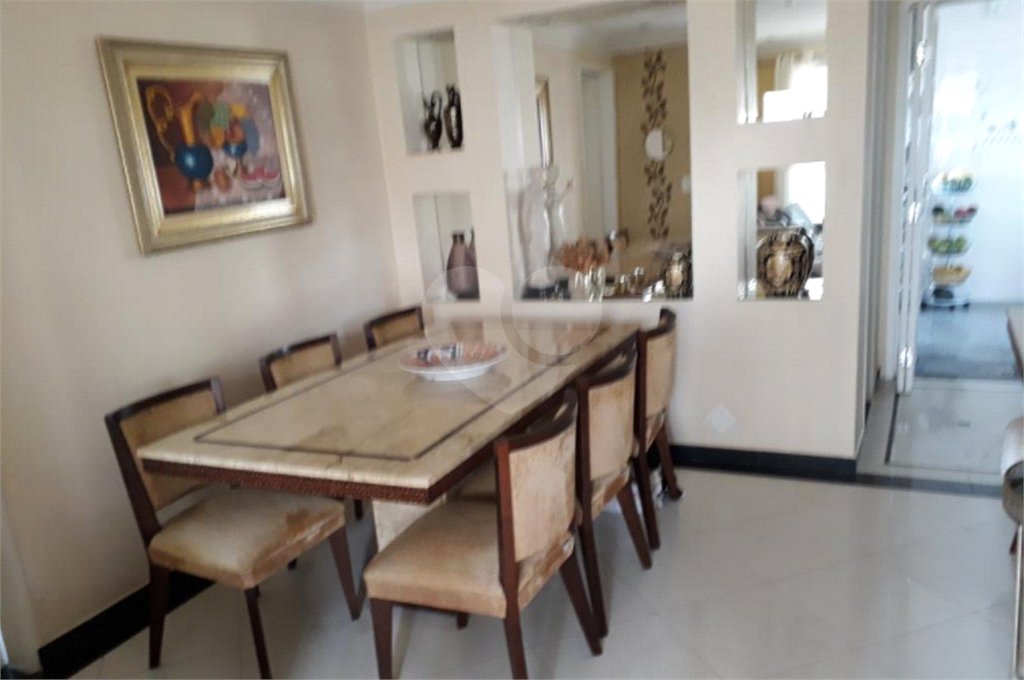 APARTAMENTO em TATUAPÉ