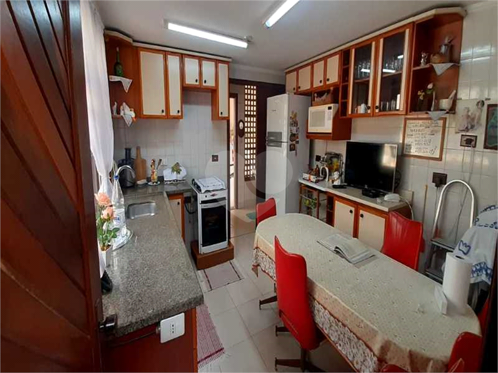 Sobrado à venda e aluguel com 3 quartos, 160m² - Foto 3