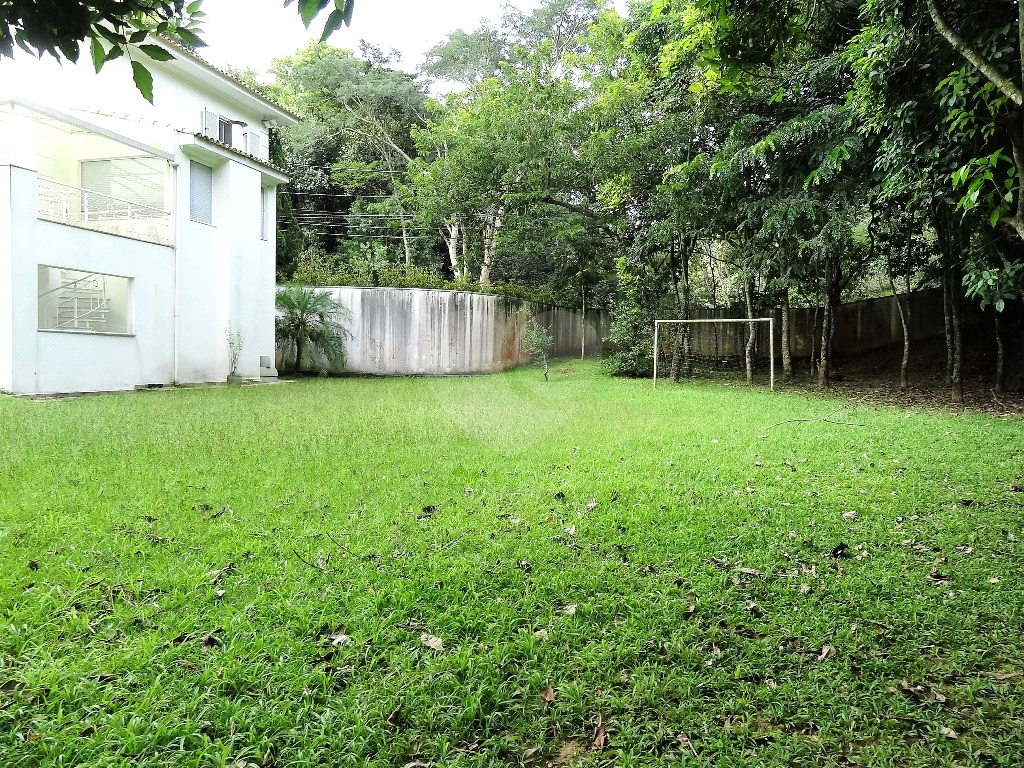 Magnifica casa com quintal em condominio fechado, segurança 24 horas