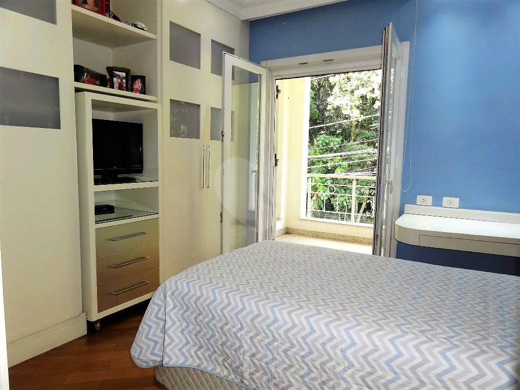 Magnifica casa com quintal em condominio fechado, segurança 24 horas