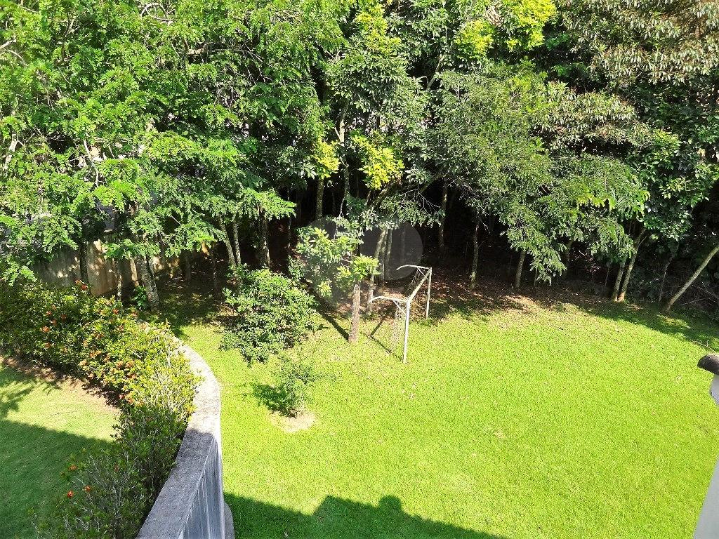 Magnifica casa com quintal em condominio fechado, segurança 24 horas