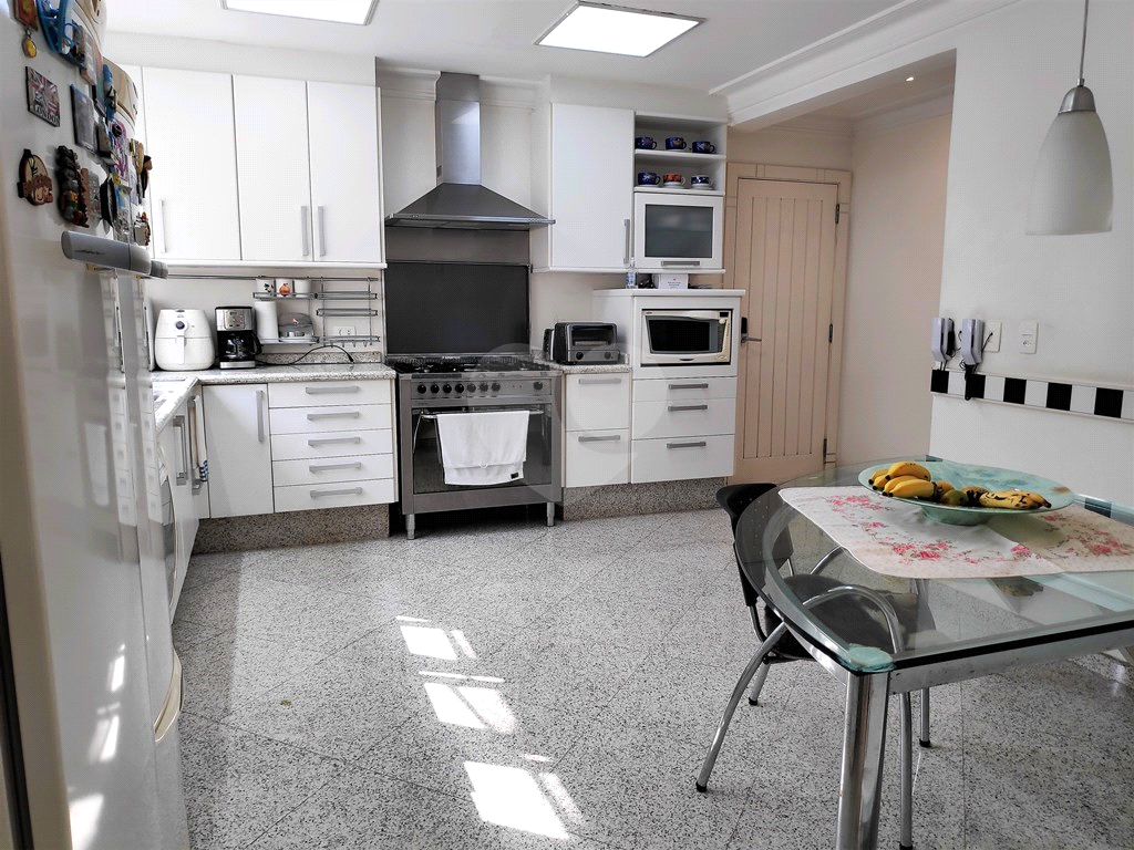Magnifica casa com quintal em condominio fechado, segurança 24 horas
