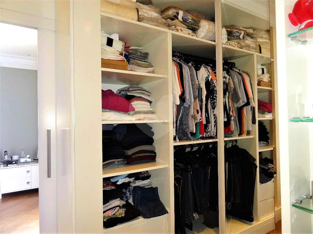 Magnifica casa com quintal em condominio fechado, segurança 24 horas