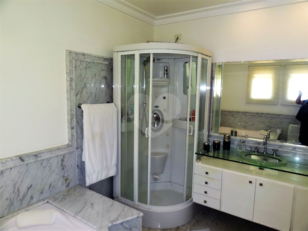 Magnifica casa com quintal em condominio fechado, segurança 24 horas