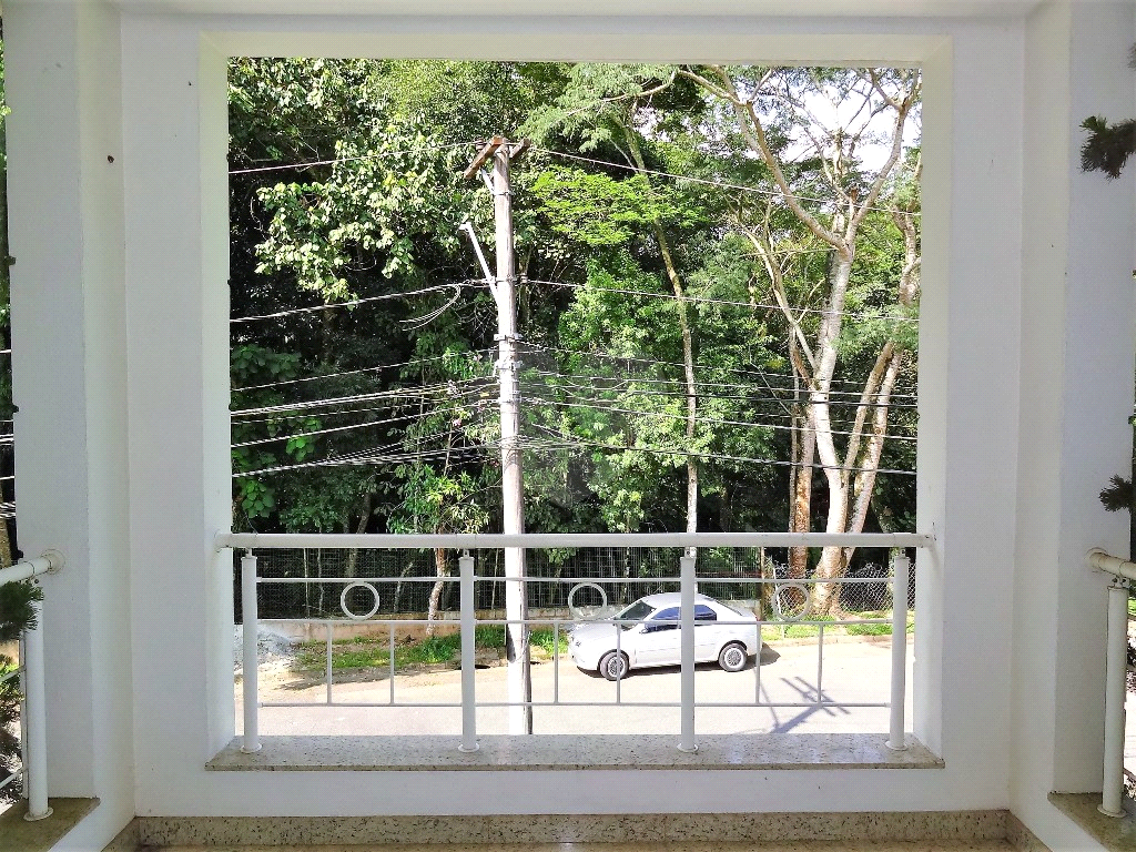Magnifica casa com quintal em condominio fechado, segurança 24 horas