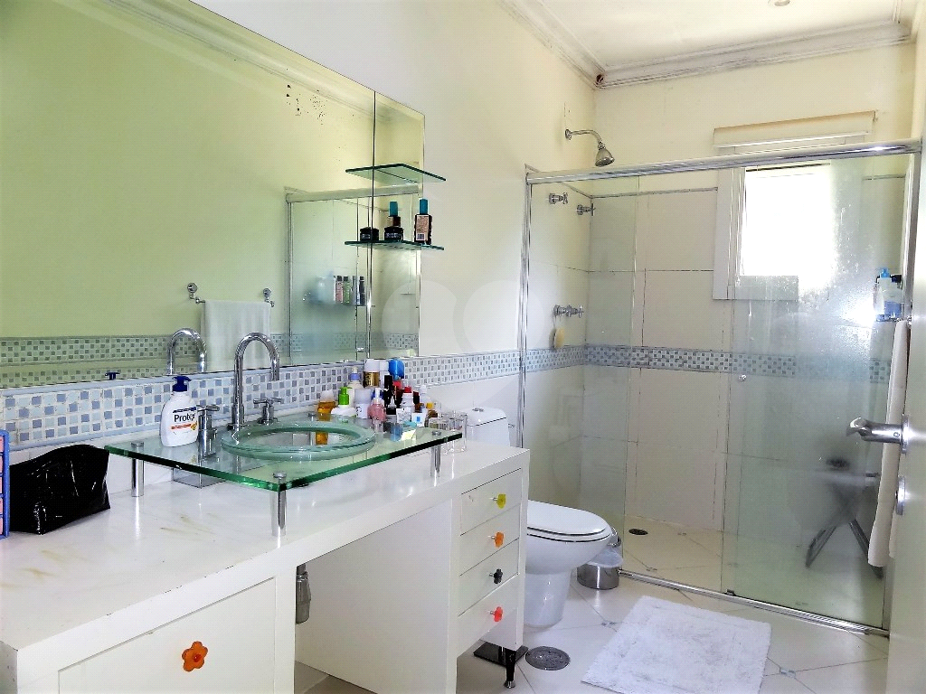 Magnifica casa com quintal em condominio fechado, segurança 24 horas