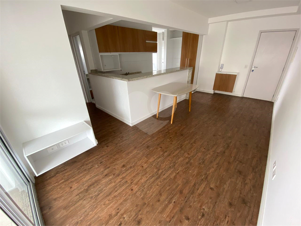 APARTAMENTO em VILA PRUDENTE