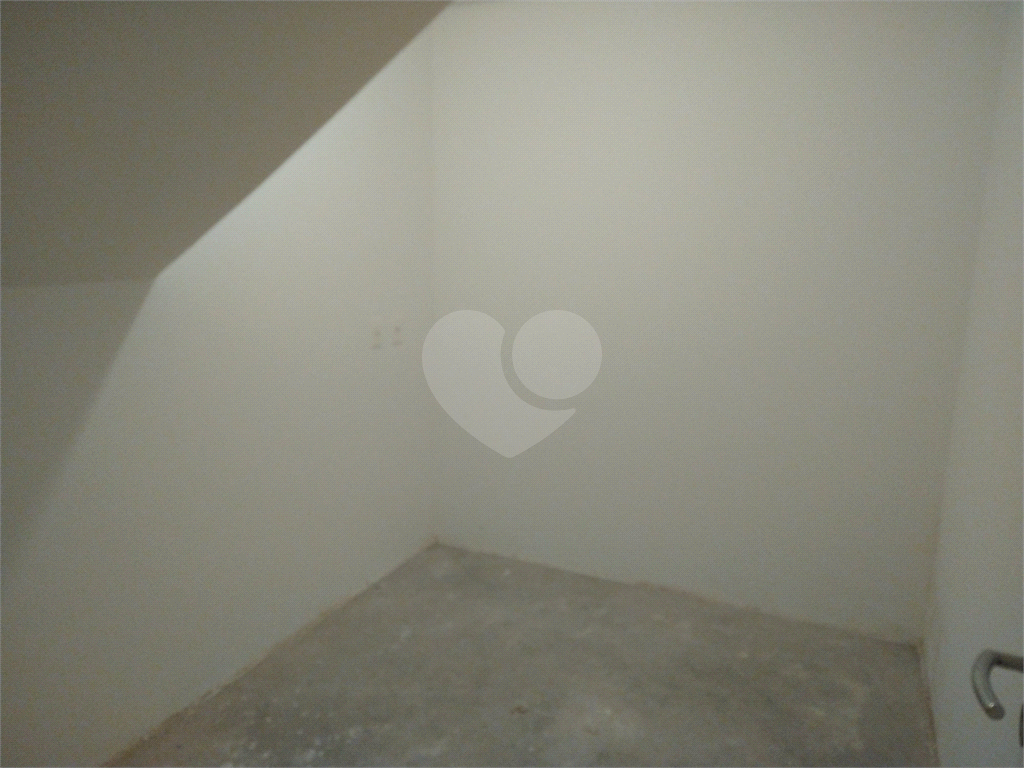 Condomínio de casas de alto padrão em estilo Neoclássico Francês 