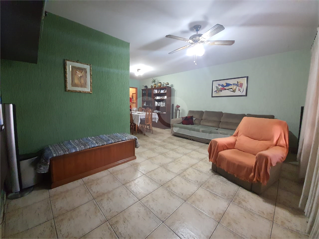 Sobrado com excelente local no km 18, 143,50m², 3 dormitórios, 3 banhieros, 2 vagas 